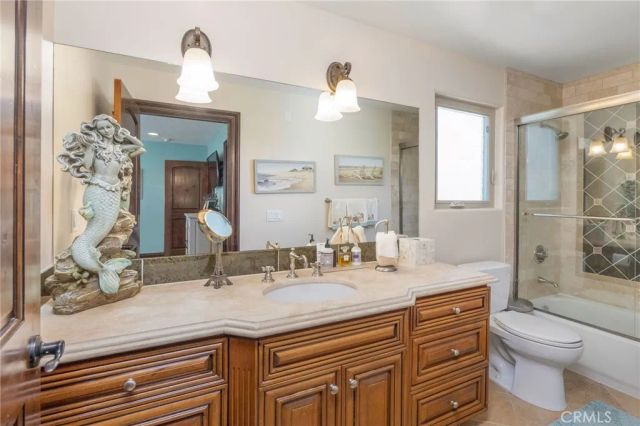 215 The Toledo, Long Beach, CA 90803