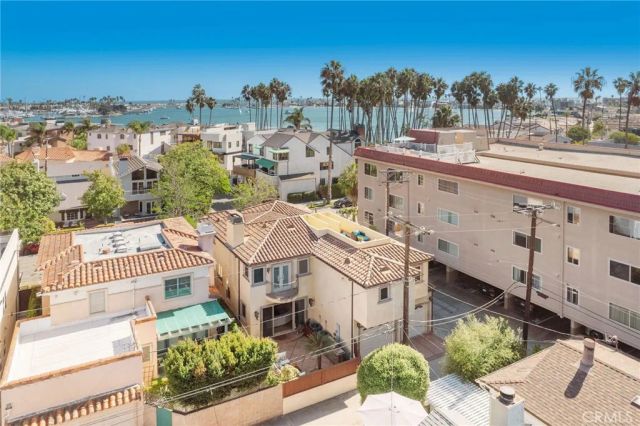 215 The Toledo, Long Beach, CA 90803
