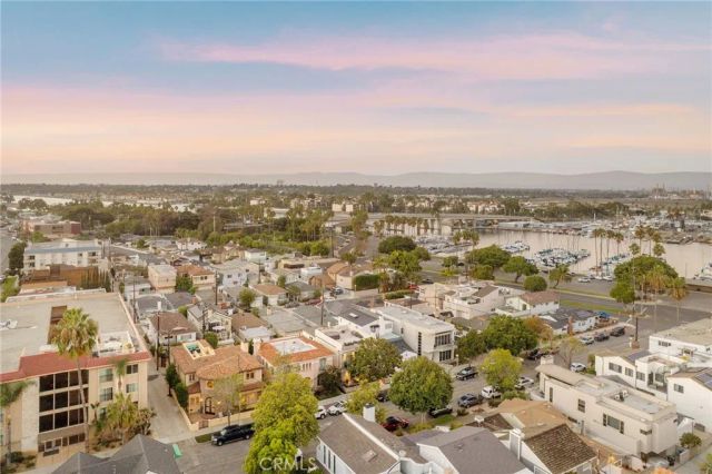 215 The Toledo, Long Beach, CA 90803