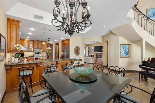 215 The Toledo, Long Beach, CA 90803