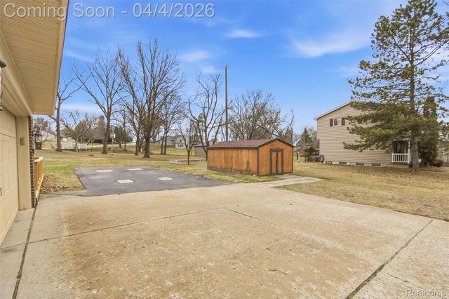 700 Bald Eagle Lake Road, Ortonville Village, MI 48462