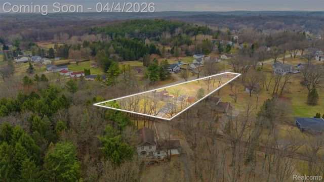 700 Bald Eagle Lake Road, Ortonville Village, MI 48462