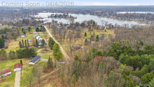 700 Bald Eagle Lake Road, Ortonville Village, MI 48462
