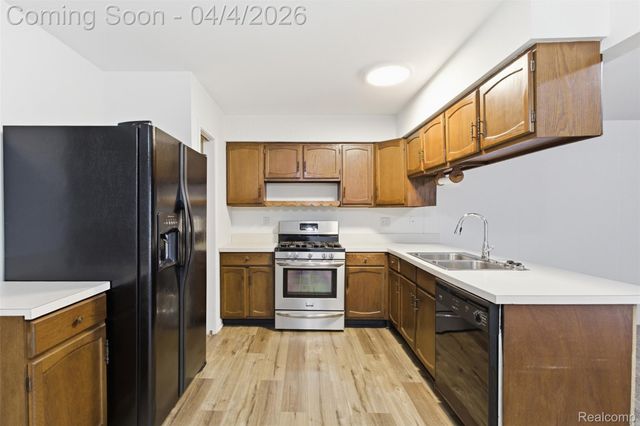 700 Bald Eagle Lake Road, Ortonville Village, MI 48462