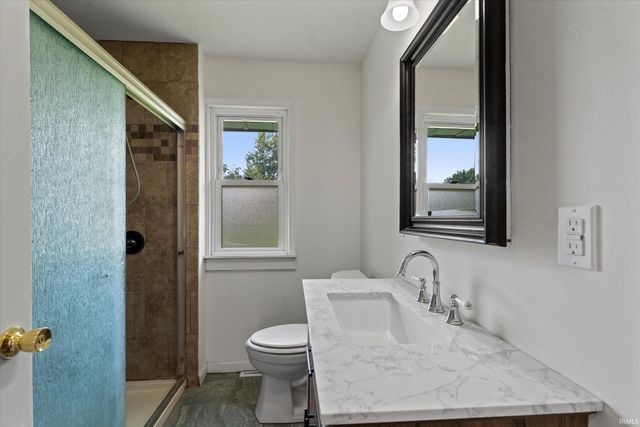 809 E Victoria Street, South Bend, IN 46614