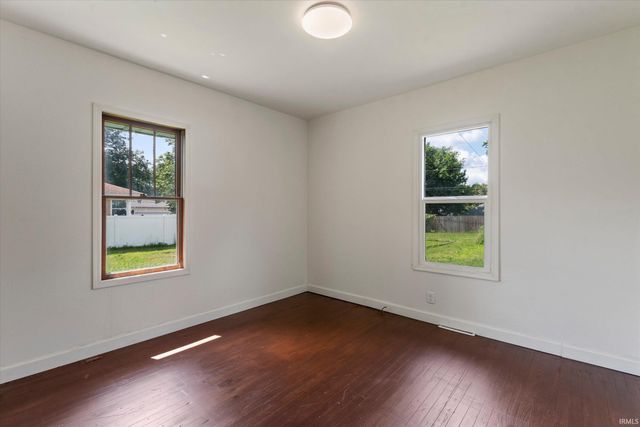809 E Victoria Street, South Bend, IN 46614