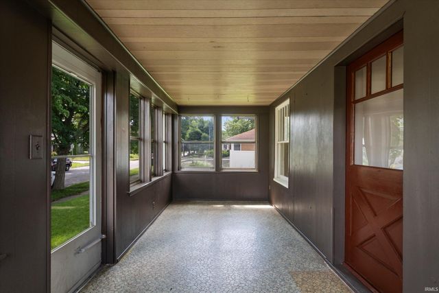 809 E Victoria Street, South Bend, IN 46614