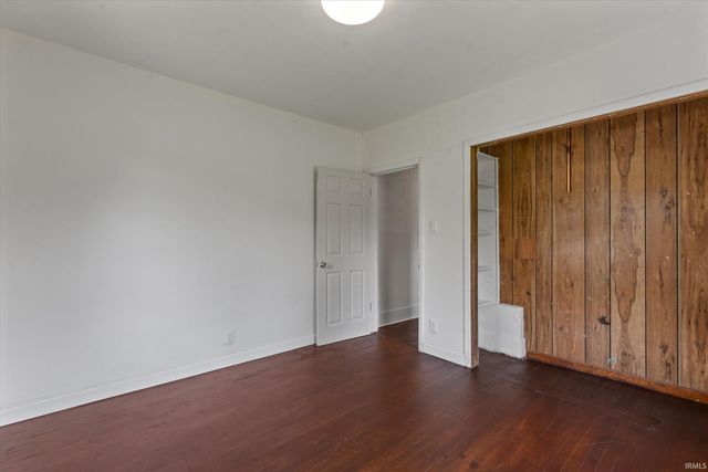 809 E Victoria Street, South Bend, IN 46614