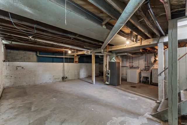 809 E Victoria Street, South Bend, IN 46614