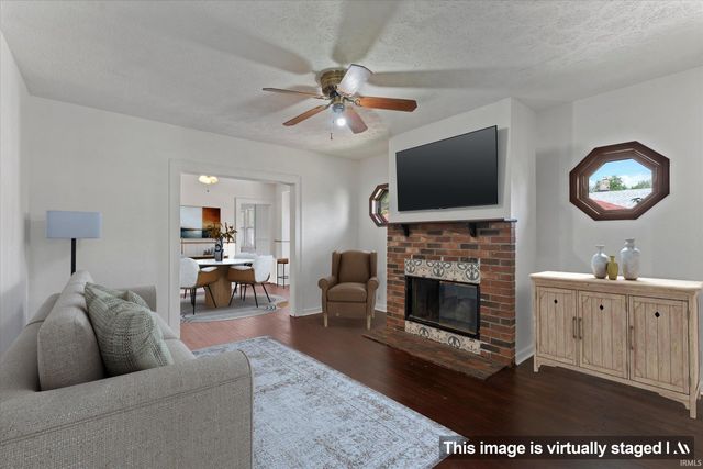 809 E Victoria Street, South Bend, IN 46614