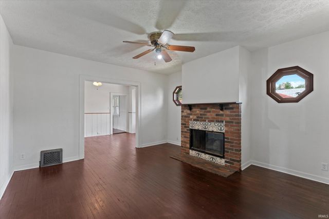809 E Victoria Street, South Bend, IN 46614