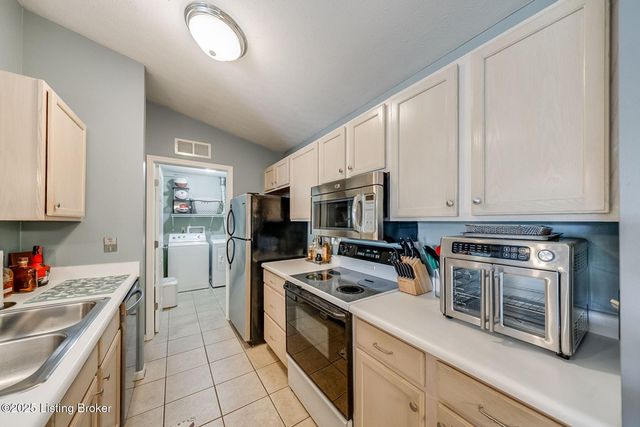 3501 Lennox View Ct 310, Louisville, KY 40299