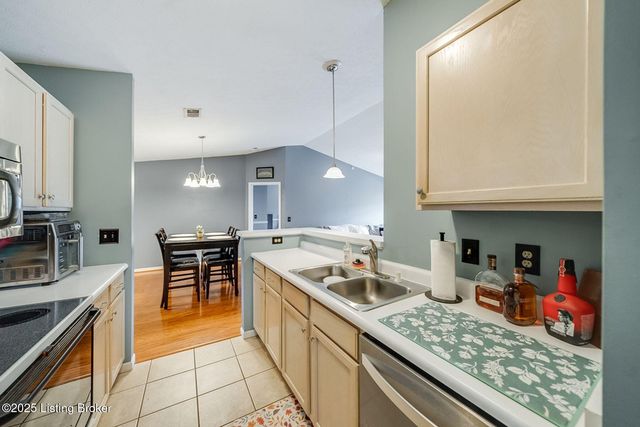 3501 Lennox View Ct 310, Louisville, KY 40299