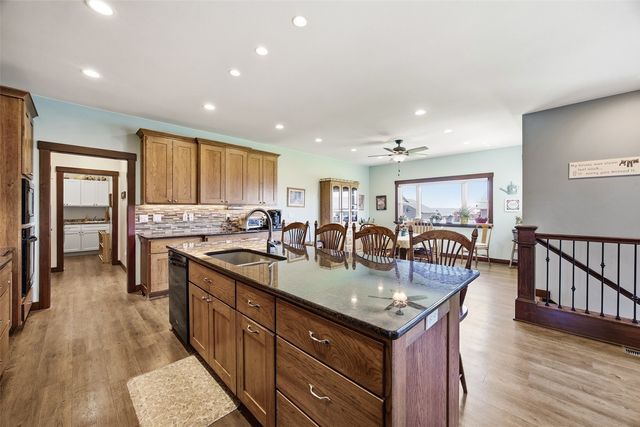 2791 Creekview Trail, Palo, IA 52324