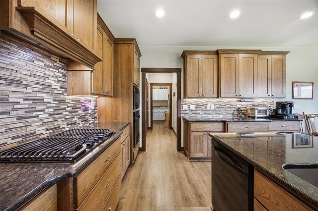 2791 Creekview Trail, Palo, IA 52324