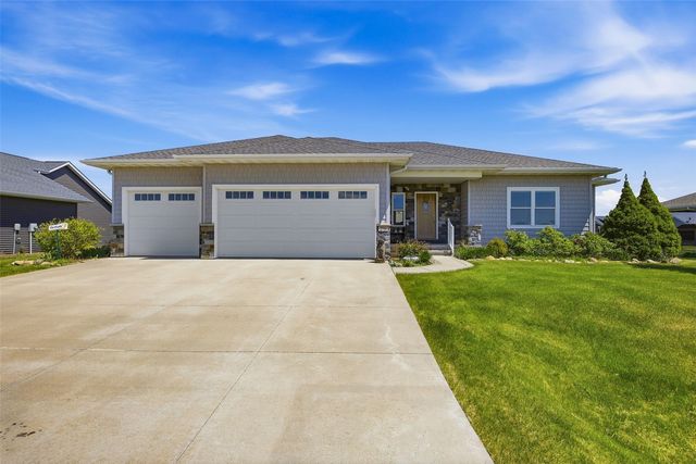 2791 Creekview Trail, Palo, IA 52324