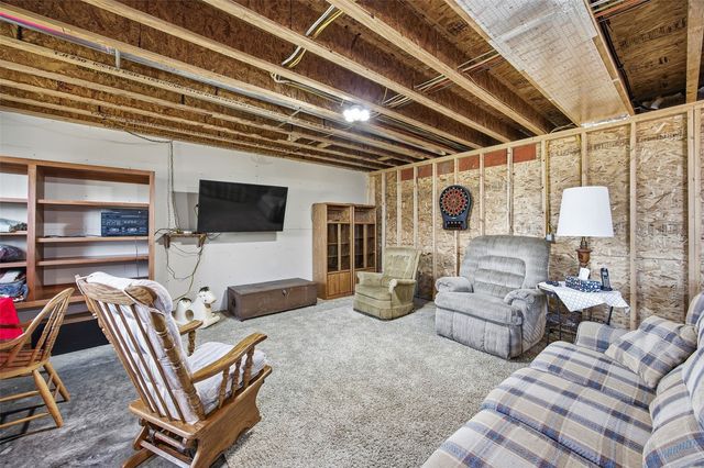 2791 Creekview Trail, Palo, IA 52324