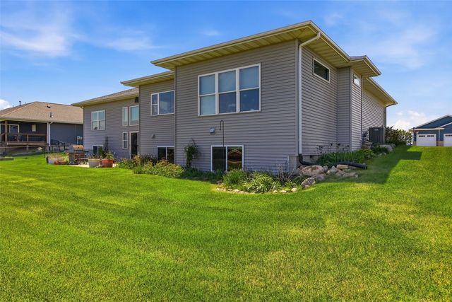 2791 Creekview Trail, Palo, IA 52324
