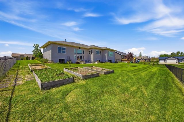 2791 Creekview Trail, Palo, IA 52324