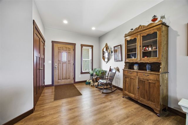 2791 Creekview Trail, Palo, IA 52324