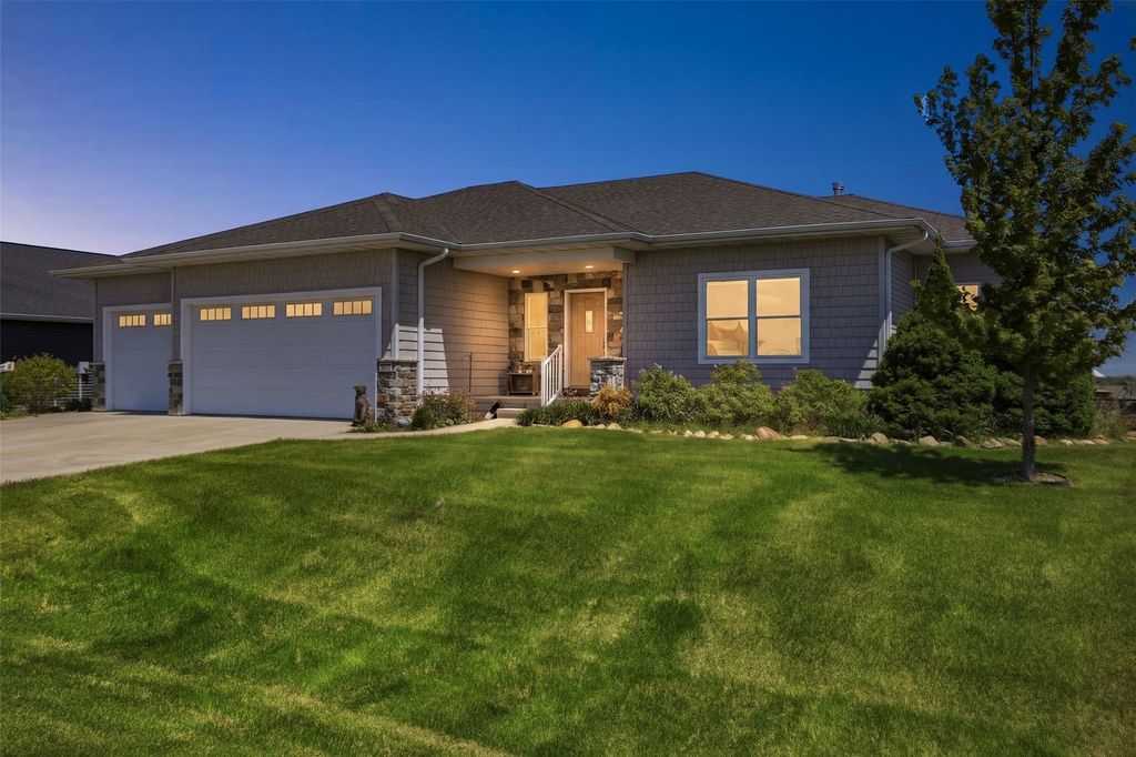 2791 Creekview Trail, Palo, IA 52324