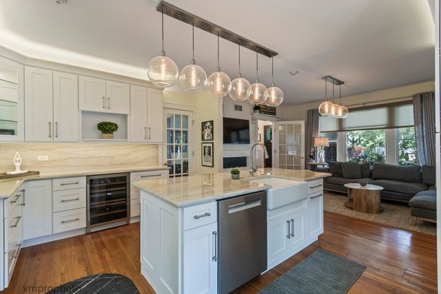 329 W Main Street, Barrington, IL 60010
