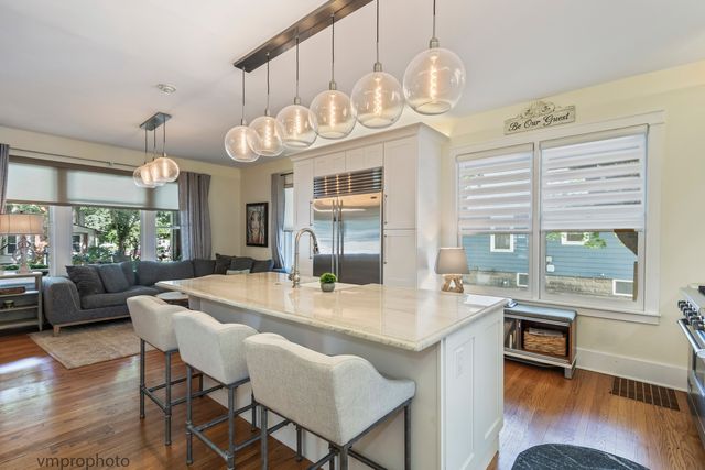 329 W Main Street, Barrington, IL 60010