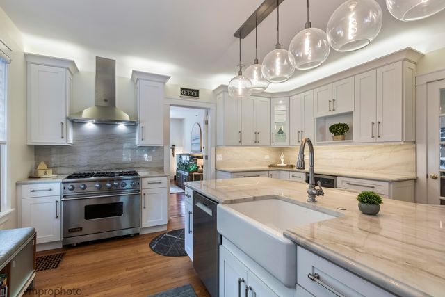 329 W Main Street, Barrington, IL 60010