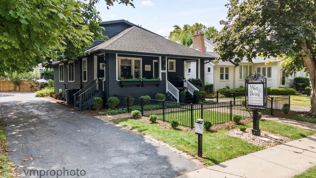 329 W Main Street, Barrington, IL 60010