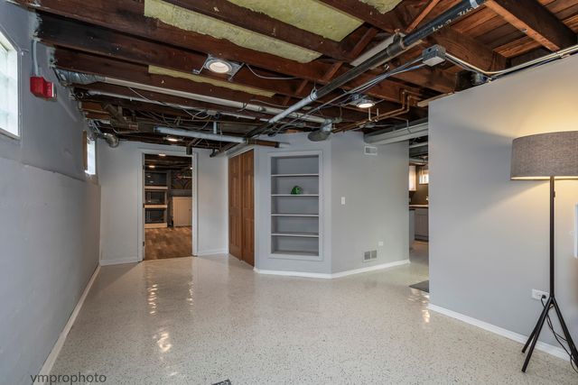 329 W Main Street, Barrington, IL 60010