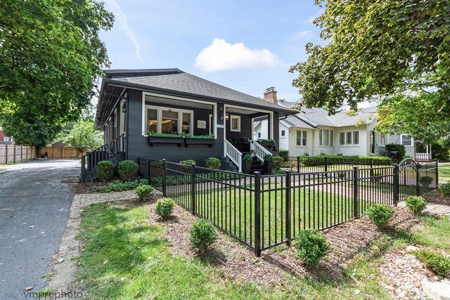 329 W Main Street, Barrington, IL 60010