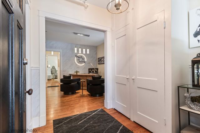 329 W Main Street, Barrington, IL 60010