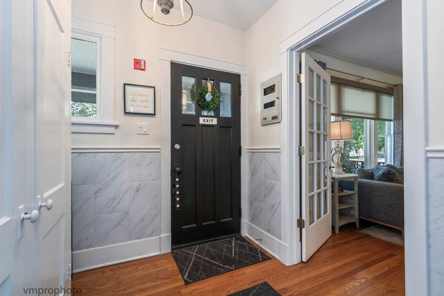 329 W Main Street, Barrington, IL 60010