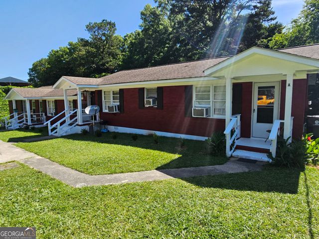 220 Greenbriar Drive, Cedartown, GA 30125