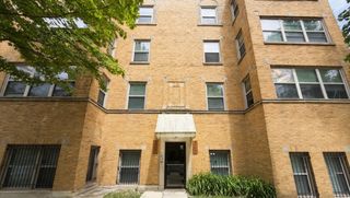 2046 W Touhy Avenue 1, Chicago, IL 60645
