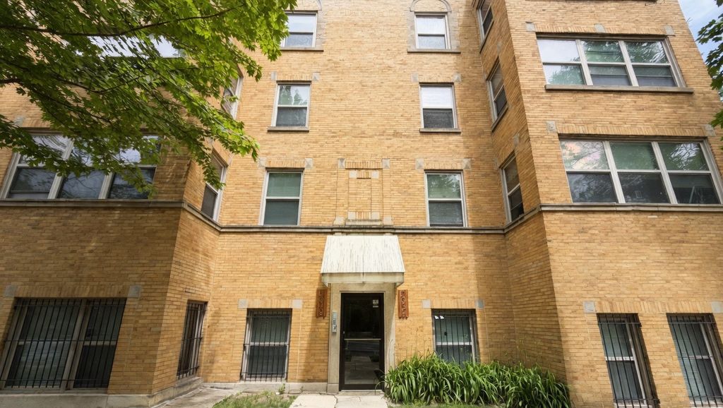 2046 W Touhy Avenue 1, Chicago, IL 60645