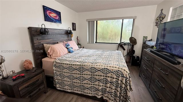 15525 Miami Lakeway N 206, Miami Lakes, FL 33014