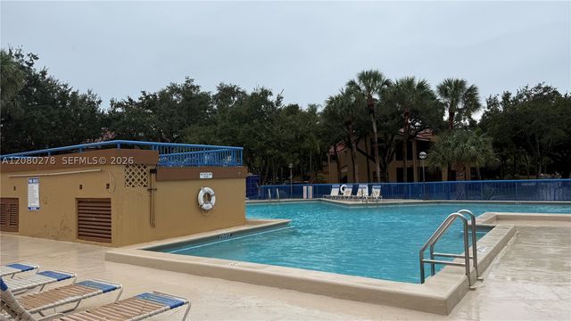 15525 Miami Lakeway N 206, Miami Lakes, FL 33014
