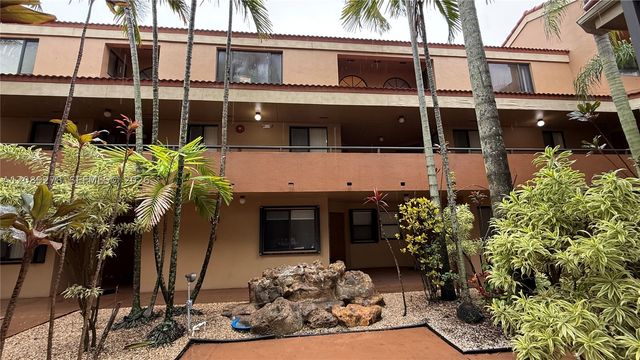 15525 Miami Lakeway N 206, Miami Lakes, FL 33014