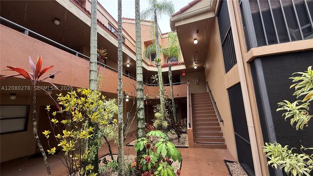 15525 Miami Lakeway N 206, Miami Lakes, FL 33014