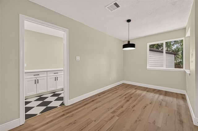 349 Dawn Hill Drive, Friendswood, TX 77546