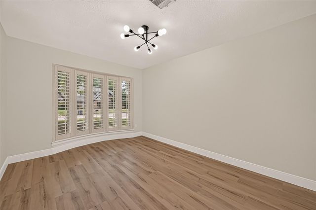 349 Dawn Hill Drive, Friendswood, TX 77546