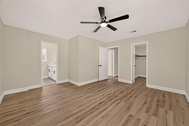 349 Dawn Hill Drive, Friendswood, TX 77546