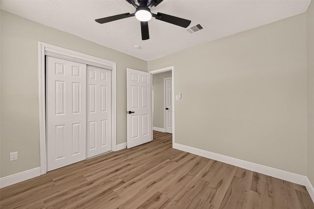 349 Dawn Hill Drive, Friendswood, TX 77546