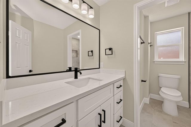 349 Dawn Hill Drive, Friendswood, TX 77546