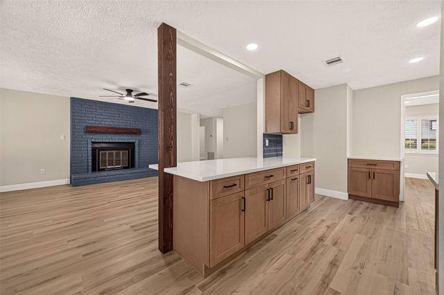 349 Dawn Hill Drive, Friendswood, TX 77546