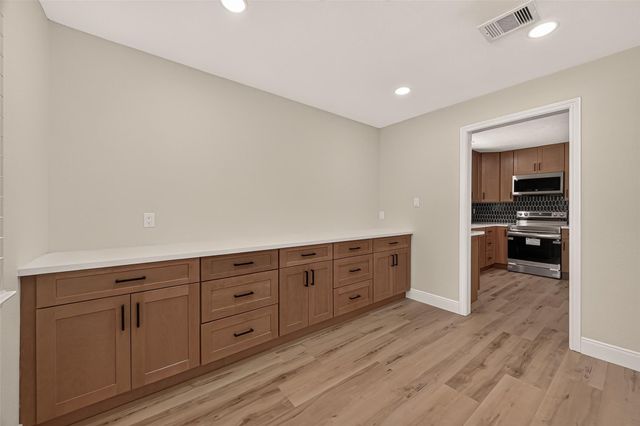 349 Dawn Hill Drive, Friendswood, TX 77546