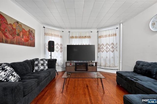 11 Yereance Avenue, Newark, NJ 07106