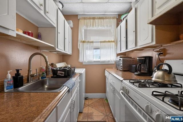 11 Yereance Avenue, Newark, NJ 07106