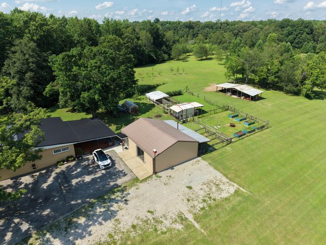 88 Kidd Rd, Lawrenceburg, TN 38464